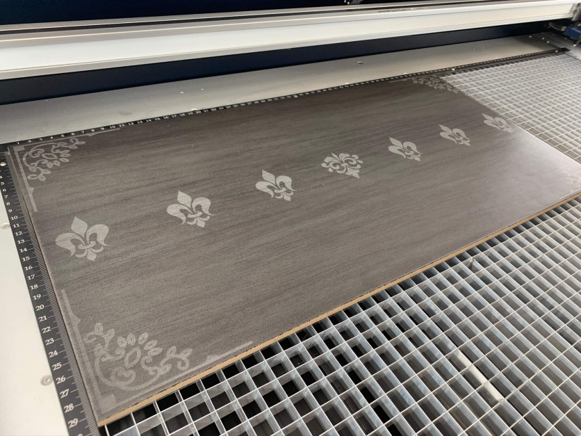 Lasergravur auf Keramik und Fliesen | justlaser.com